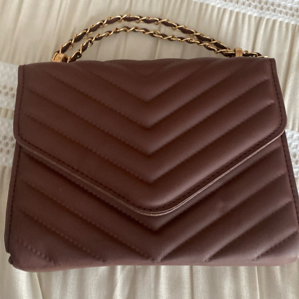 Vegan brownish bag with chain strap!